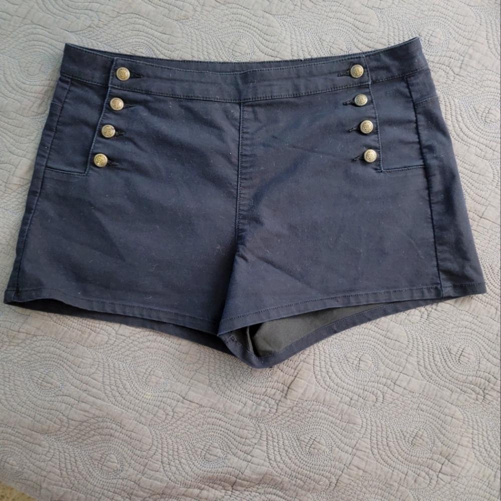 Hot Topic Blackheart Sailor Front Short 15